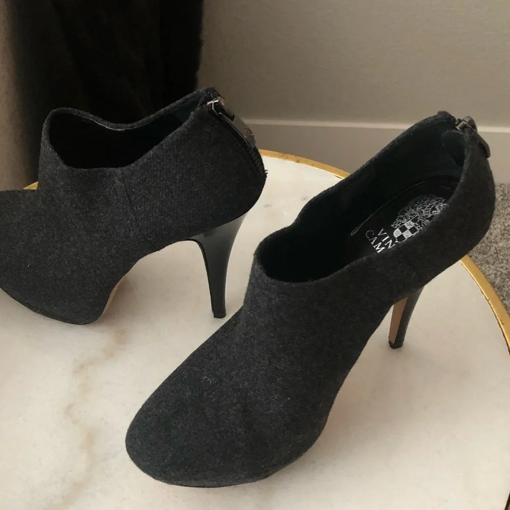 - Vince Camuto Heels HOST PICK 7-11-21 HP 2X - Picture 2 of 15